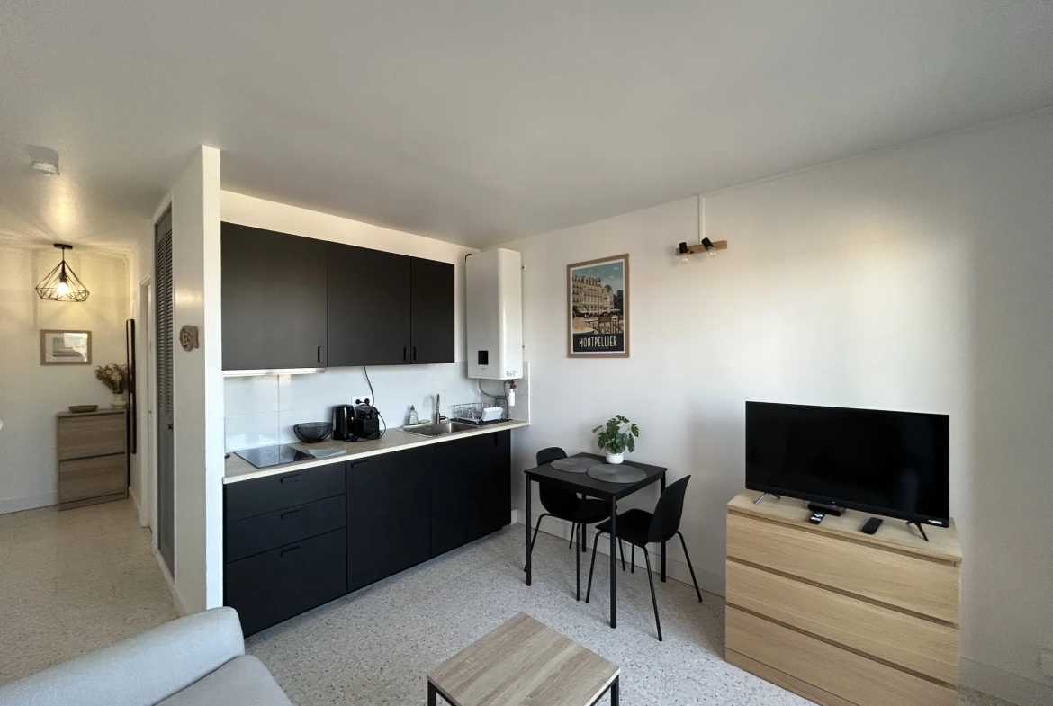 Studio à vendre à Balaruc-les-Bains avec terrasse et parking privé 