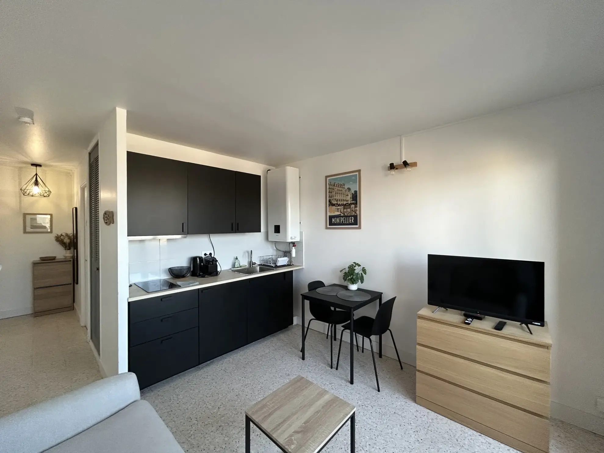 Studio à vendre à Balaruc-les-Bains avec terrasse et parking privé 