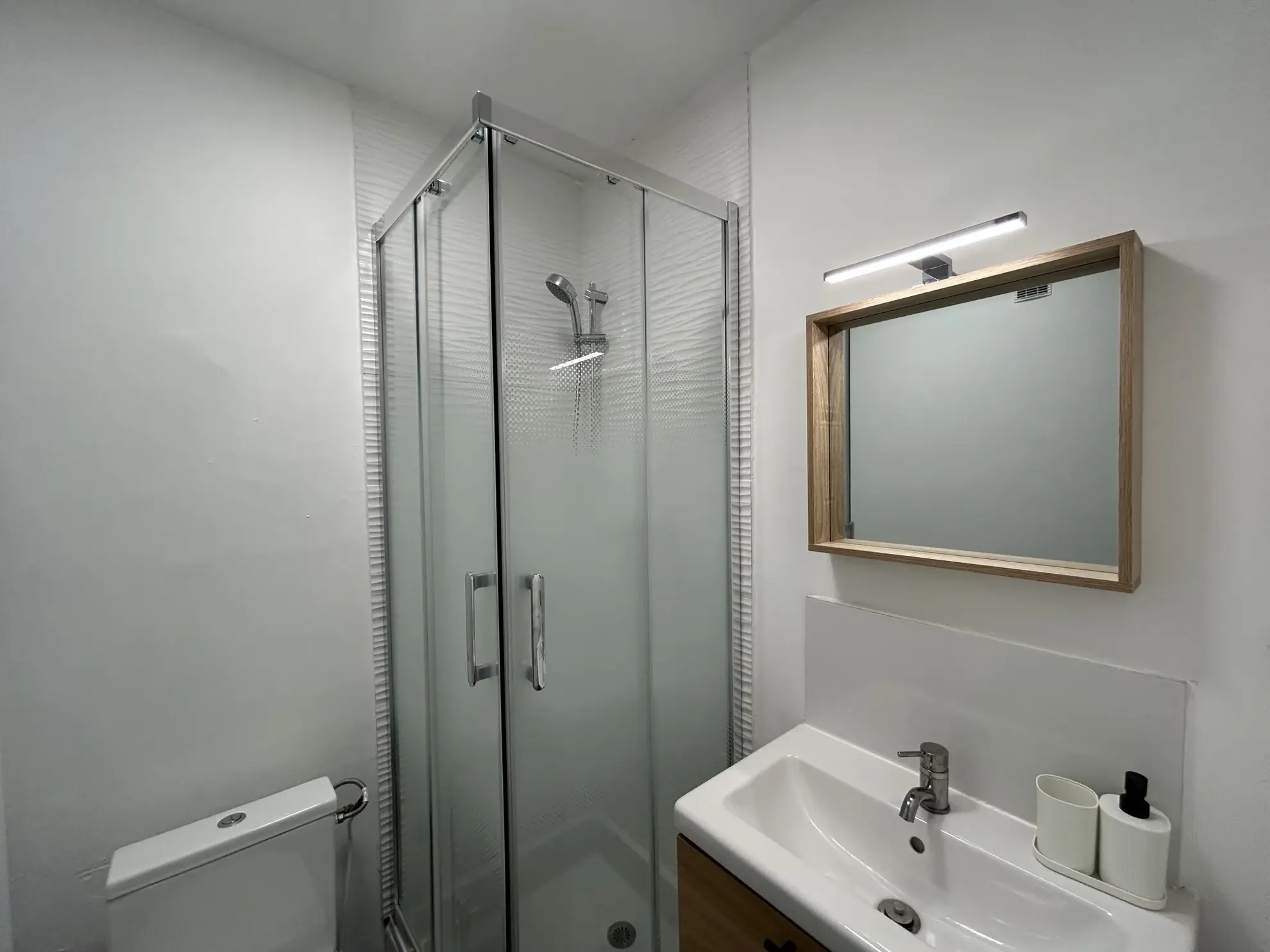 Studio à vendre à Balaruc-les-Bains avec terrasse et parking privé 