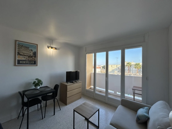 Studio à vendre à Balaruc-les-Bains avec terrasse et parking privé