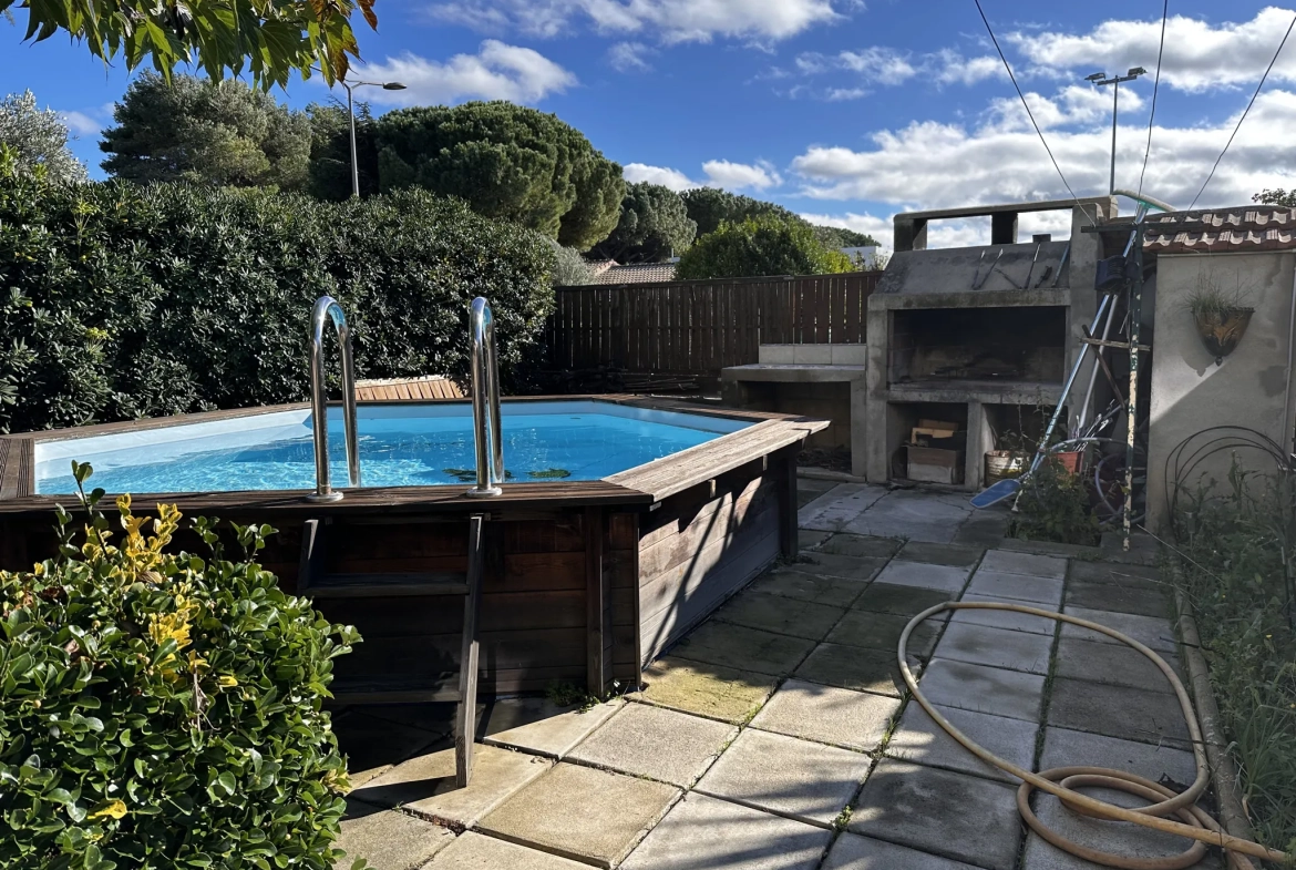 Maison à Trèbes avec 3 Chambres, Piscine et Garage – Idéalement située 
