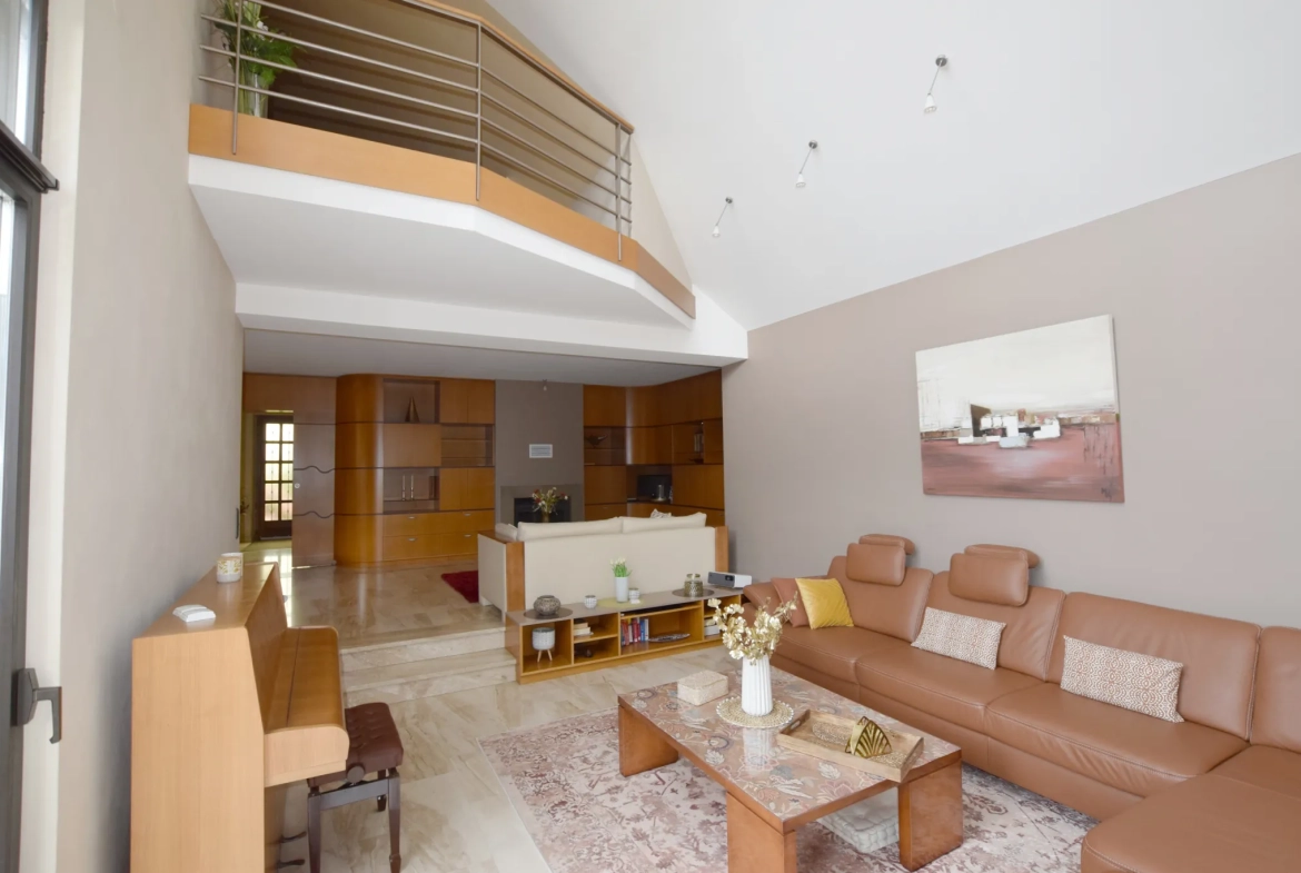 Belle villa contemporaine à Montbéliard avec vues panoramiques, 3 chambres et grand jardin 