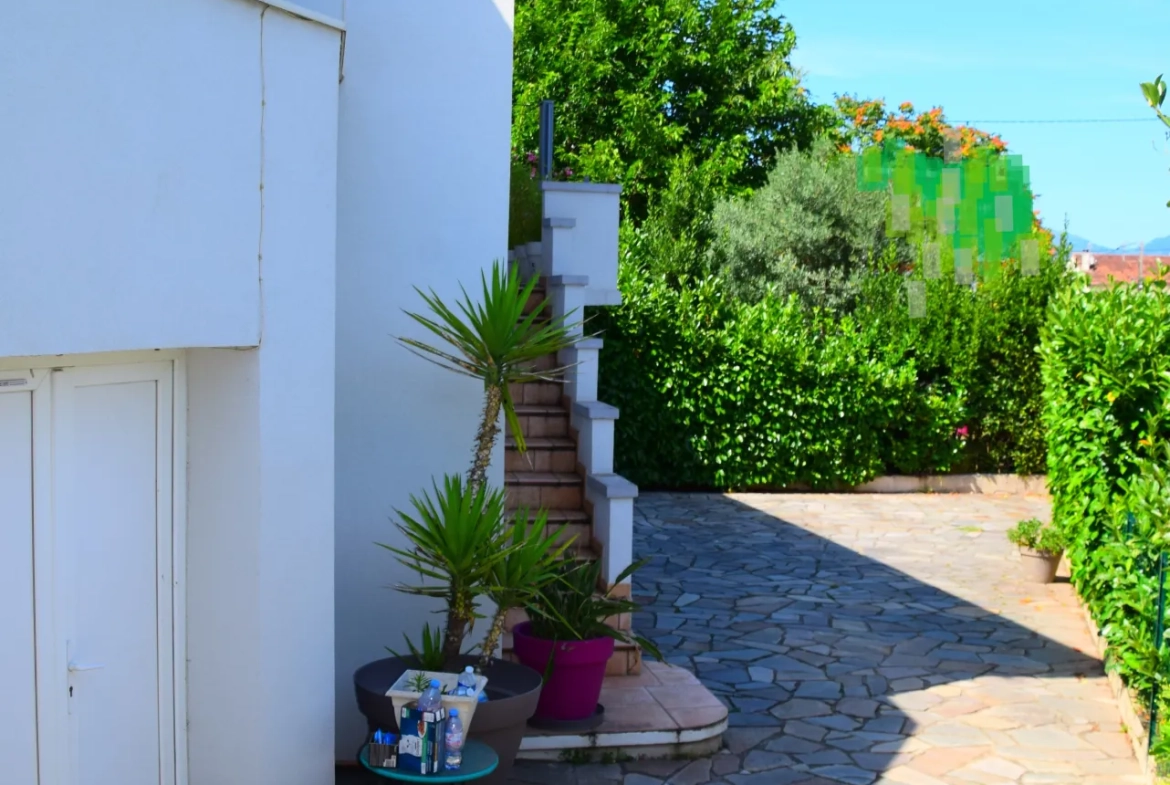 Maison familiale rénovée de 150 m² avec jardin à Aubenas en Ardèche 