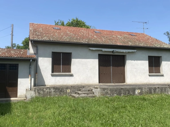 Maison de plain-pied avec vue dégagée à Saint-Dier-D'Auvergne - Idéal Famille