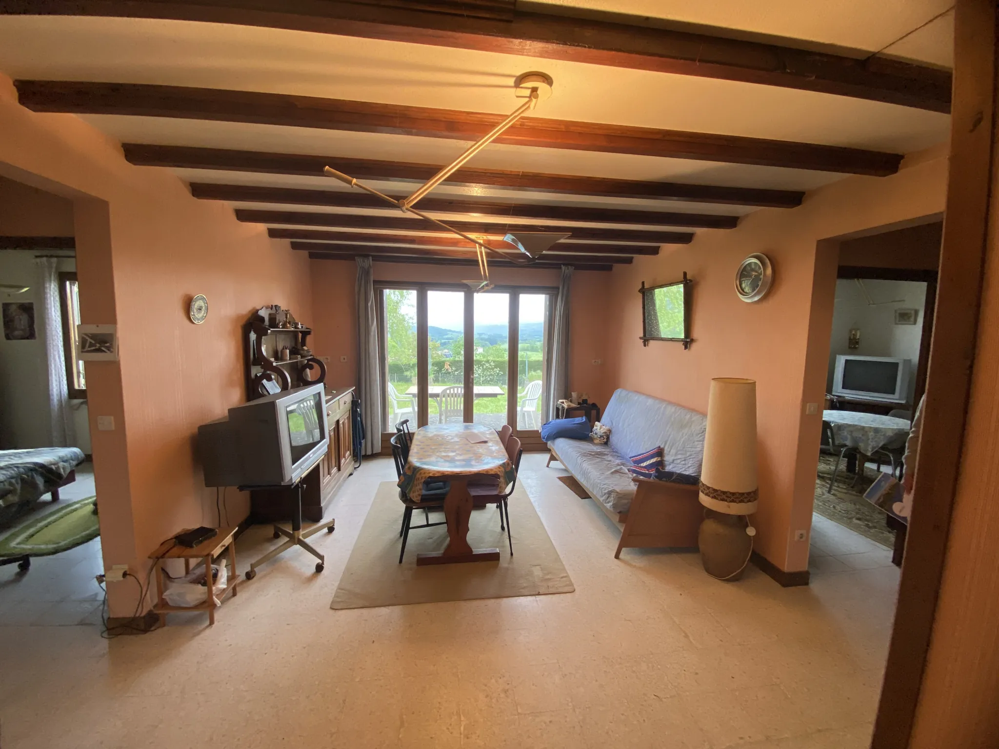 Maison de plain-pied avec vue dégagée à Saint-Dier-D'Auvergne - Idéal Famille 