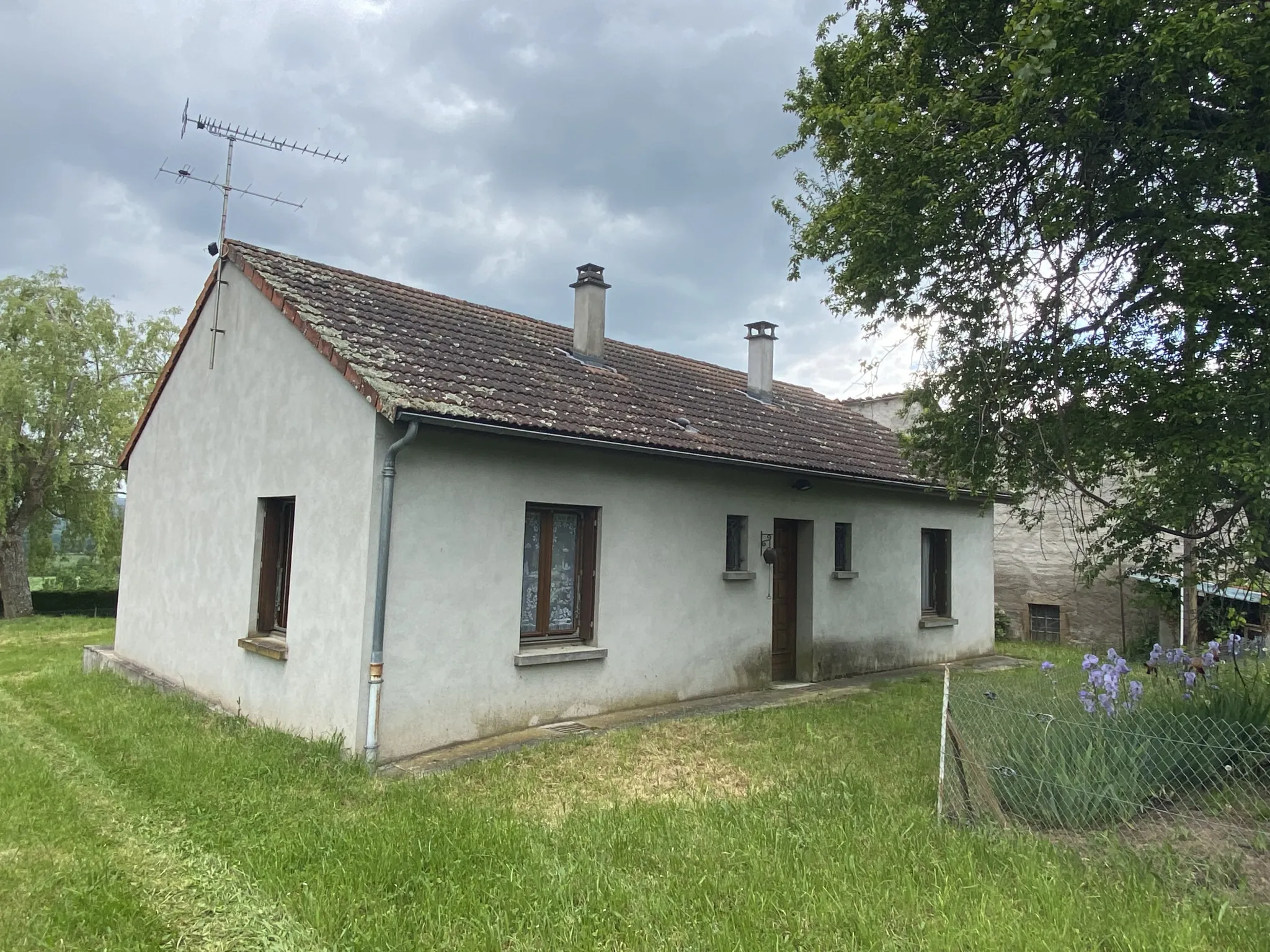 Maison de plain-pied avec vue dégagée à Saint-Dier-D'Auvergne - Idéal Famille 