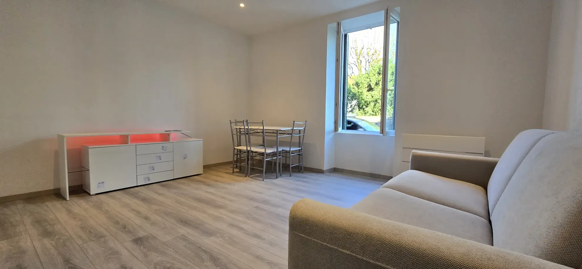 Studio meublé rénové de 28 m² à Besançon - Quartier Chaprais 