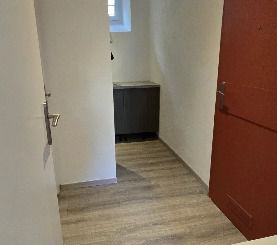 Studio meublé rénové de 28 m² à Besançon - Quartier Chaprais 