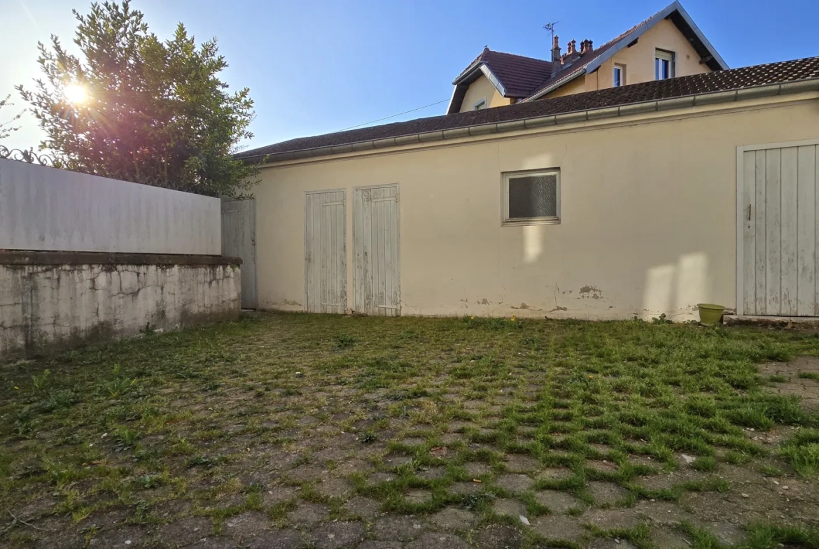 Studio meublé rénové de 28 m² à Besançon - Quartier Chaprais 
