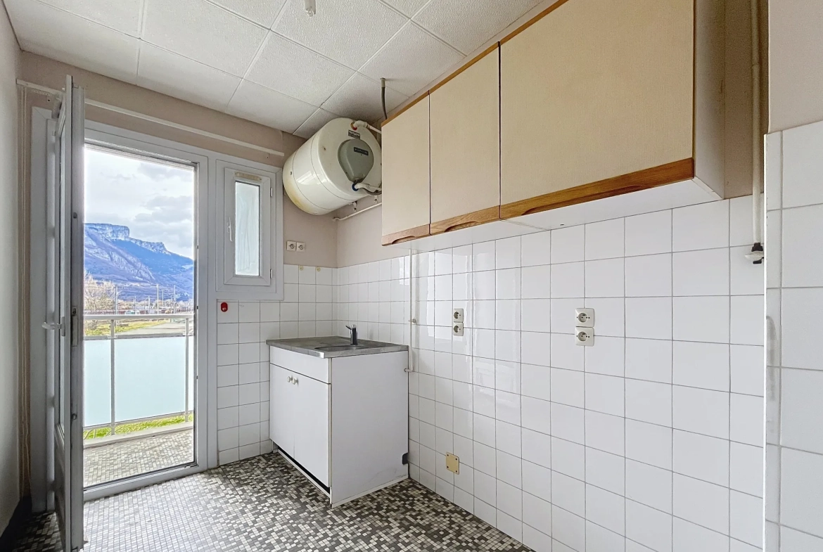Appartement T2 de 41 m² à Saint-Martin-Le-Vinoux avec balcon et parking sécurisé 