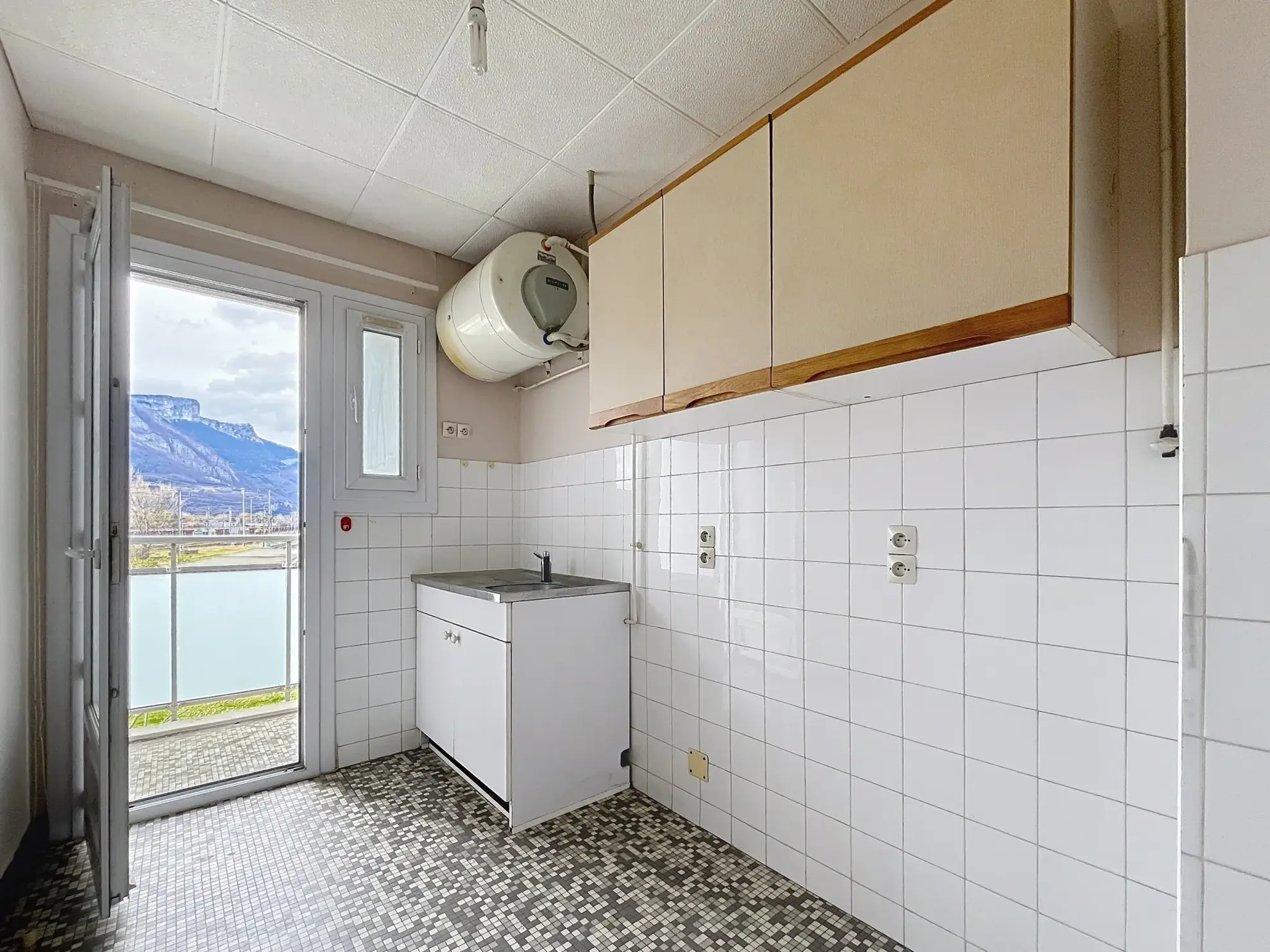 Appartement T2 de 41 m² à Saint-Martin-Le-Vinoux avec balcon et parking sécurisé 