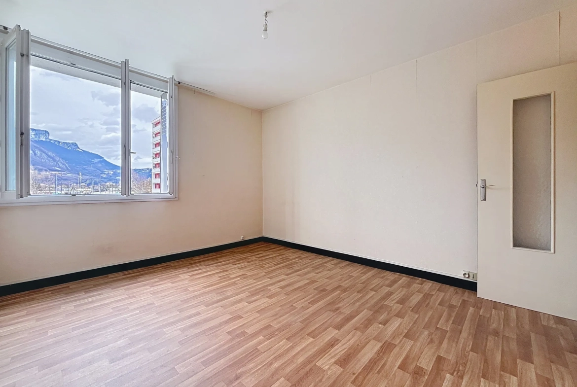 Appartement T2 de 41 m² à Saint-Martin-Le-Vinoux avec balcon et parking sécurisé 