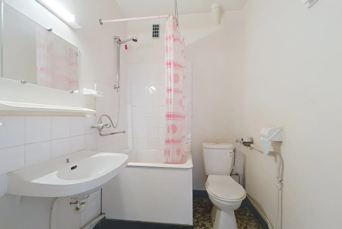 Appartement T2 de 41 m² à Saint-Martin-Le-Vinoux avec balcon et parking sécurisé 