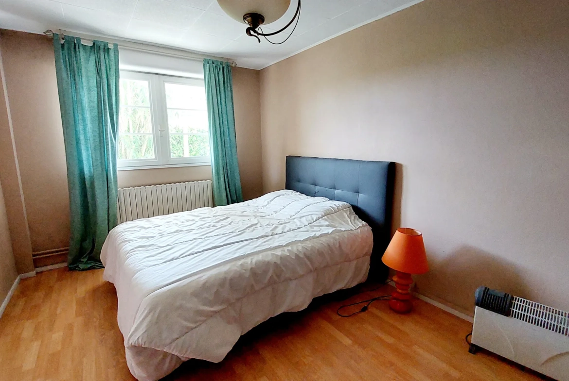 Maison 168 m² avec deux logements, jardin et garages proche de La Réole 