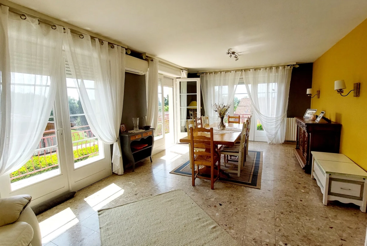 Maison 168 m² avec deux logements, jardin et garages proche de La Réole 