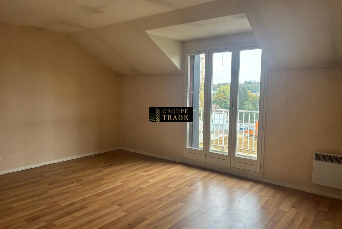 Appartement T2 de 55 m² à vendre à Le Plessis-Trévise avec balcon et ascenseur 