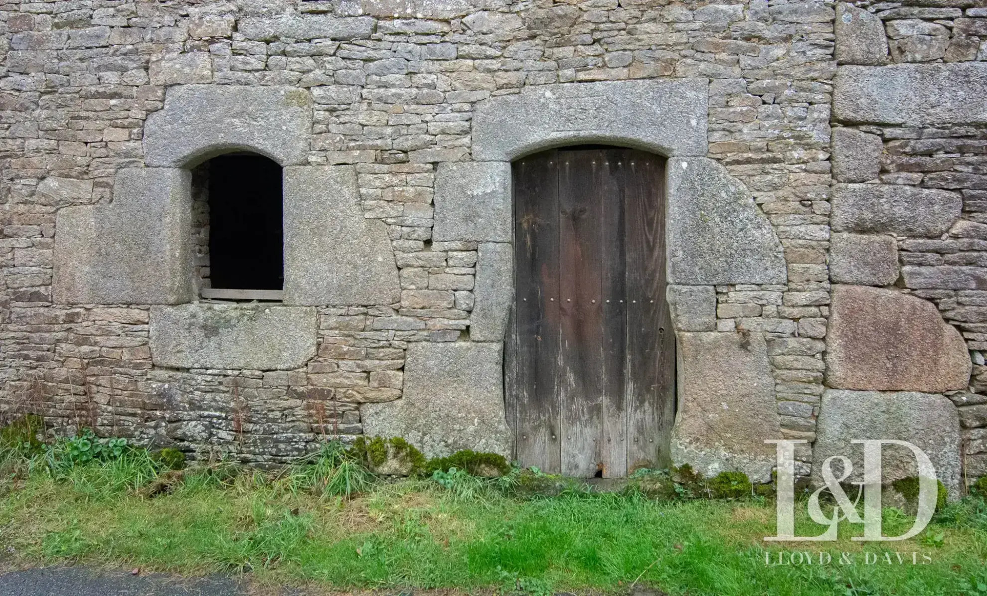 Ancien bâtiment en pierre à rénover à Lanvaudan, Morbihan 
