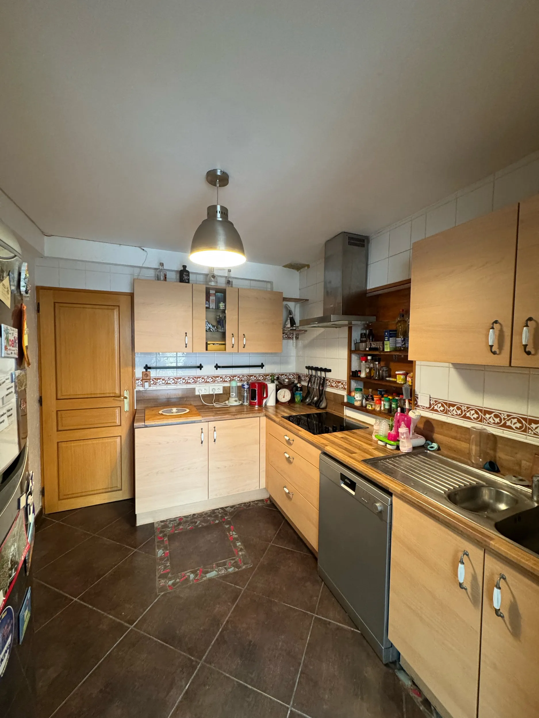 Belle maison de 105 m² à Haulchin avec garage et terrasse dans quartier paisible 