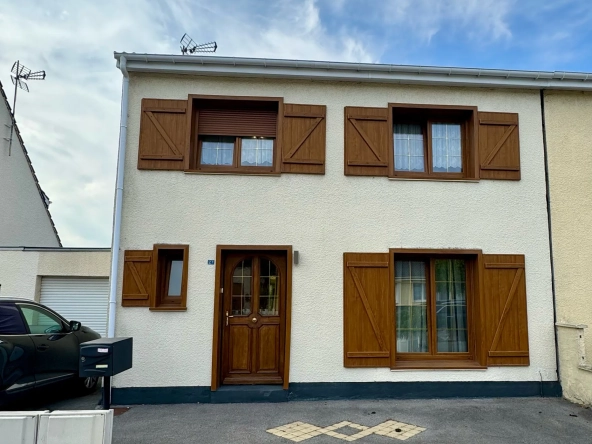 Belle maison de 105 m² à Haulchin avec garage et terrasse dans quartier paisible