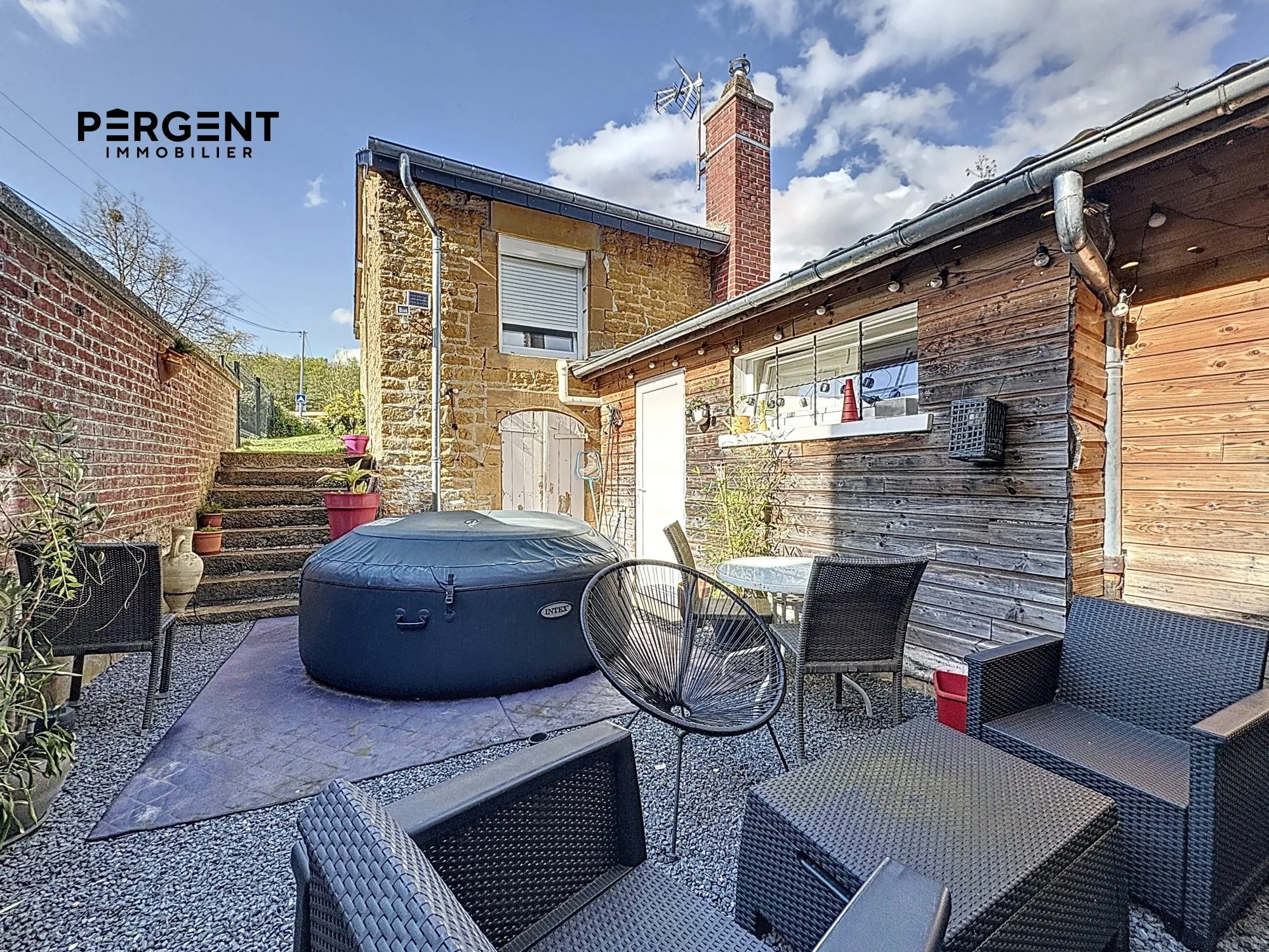 Belle maison de village de 132 m² avec terrasse et jardin à La Francheville 