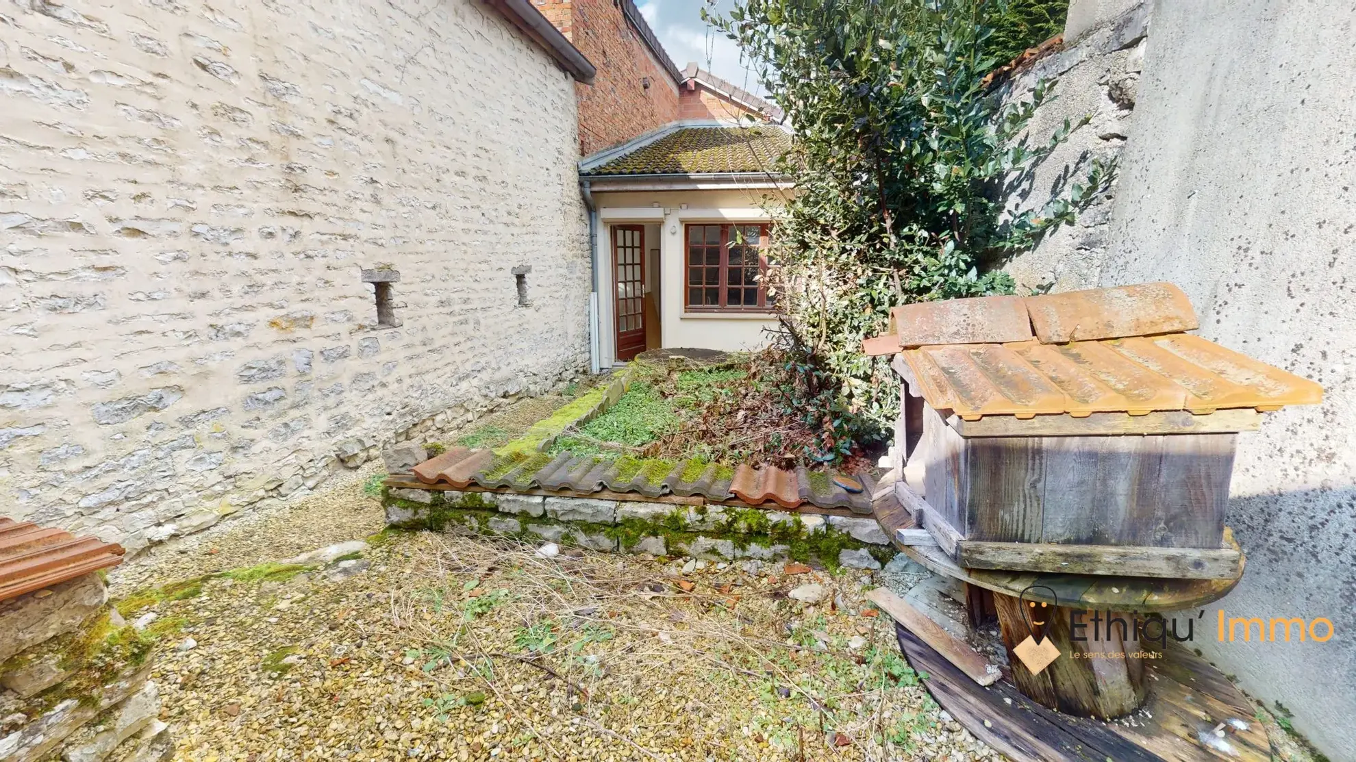 Maison familiale de 170m² avec garage et cour intérieure dans le vignoble baralbin 