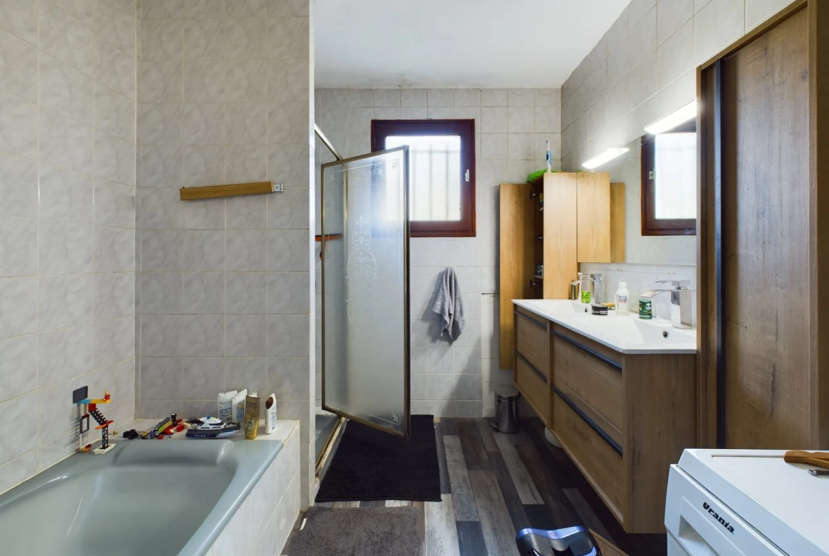 Maison à vendre à Sérigné - 129 m², jardin, garage, proximité Fontenay-le-Comte 