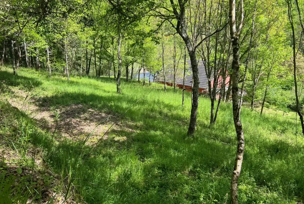 Terrain constructible de 2076 m² à Saint Beauzely avec vue dégagée et environnement naturel 