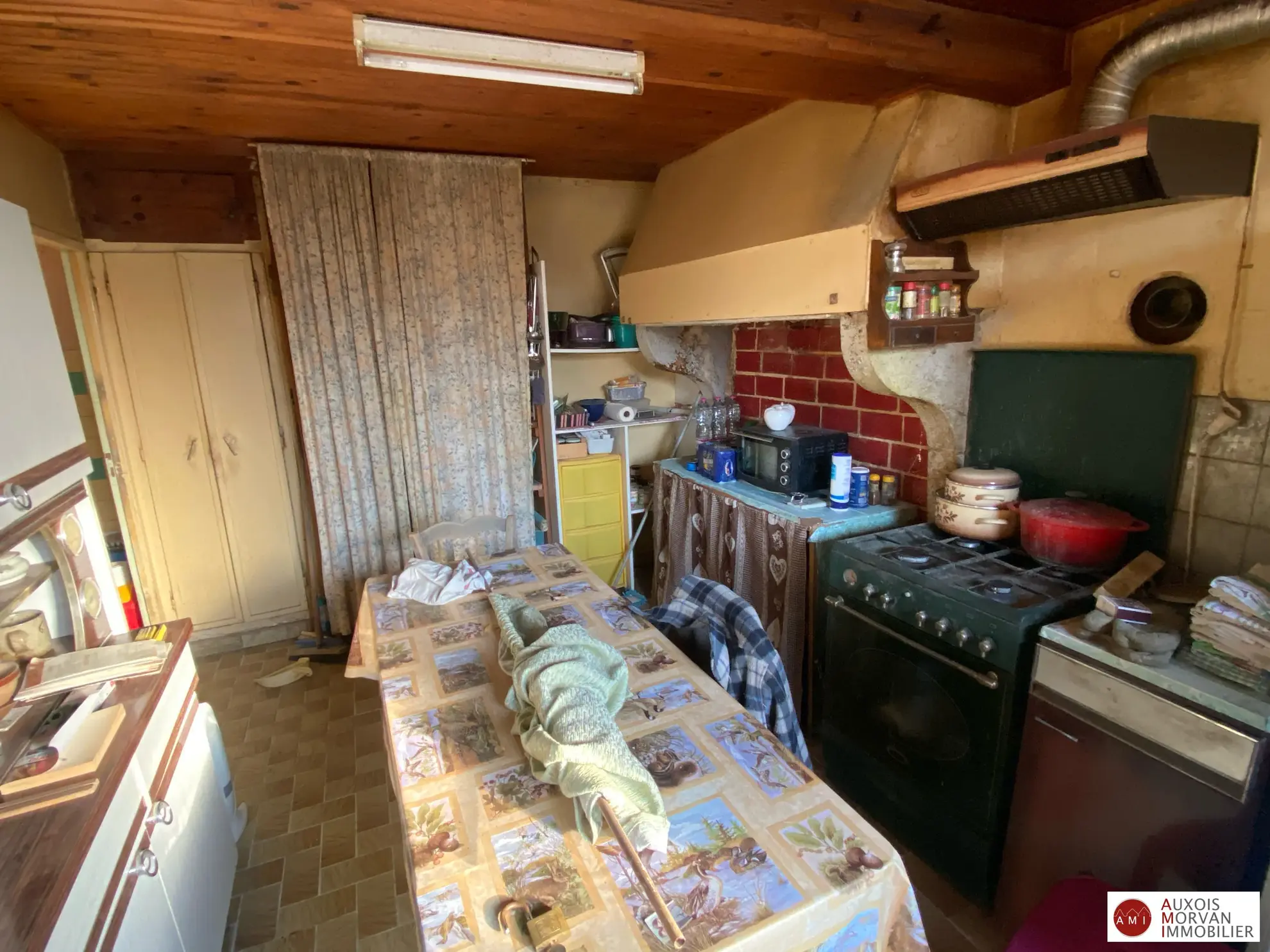 Maison ancienne à vendre à Montbard avec dépendances et grand terrain 