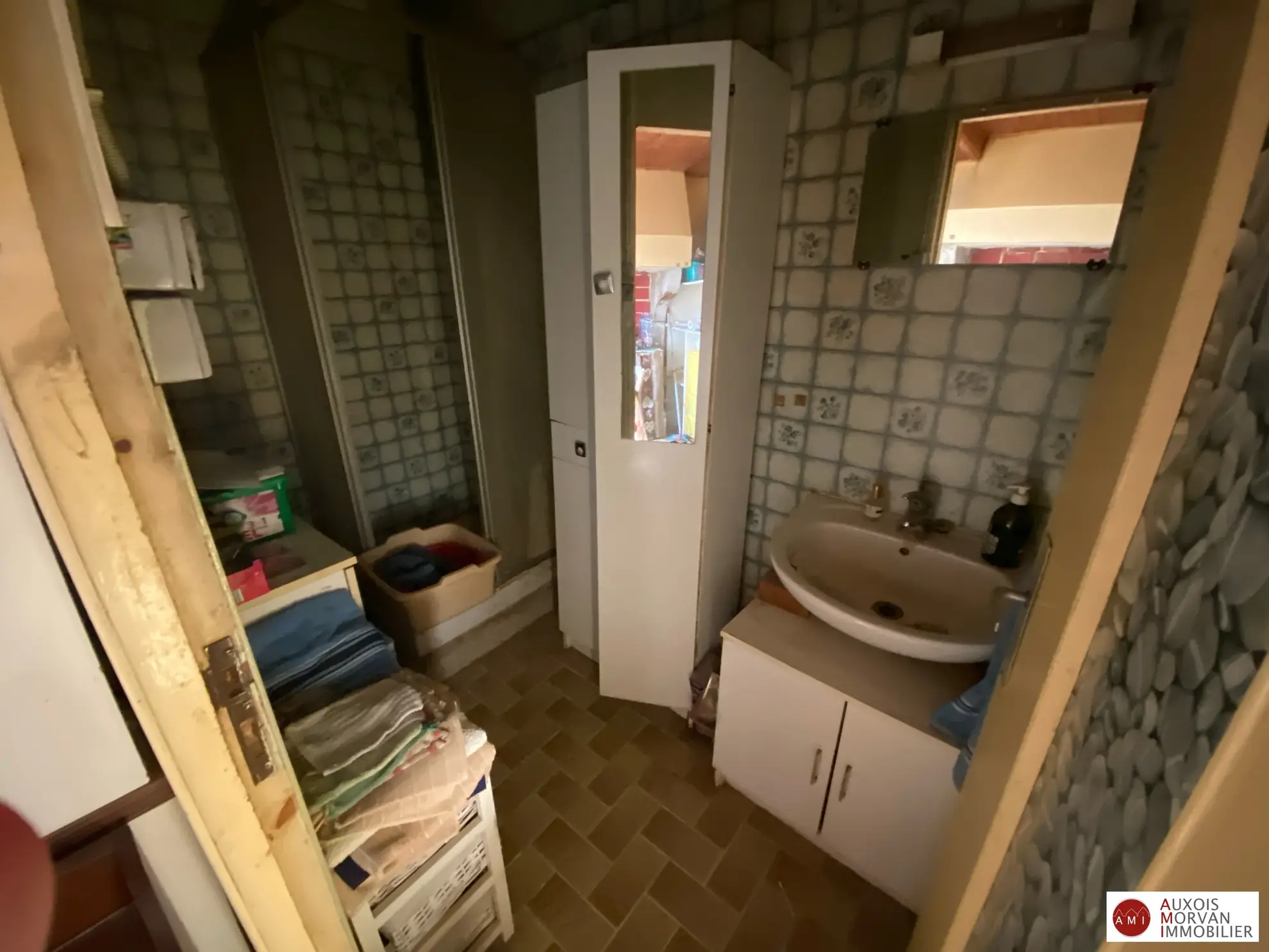 Maison ancienne à vendre à Montbard avec dépendances et grand terrain 