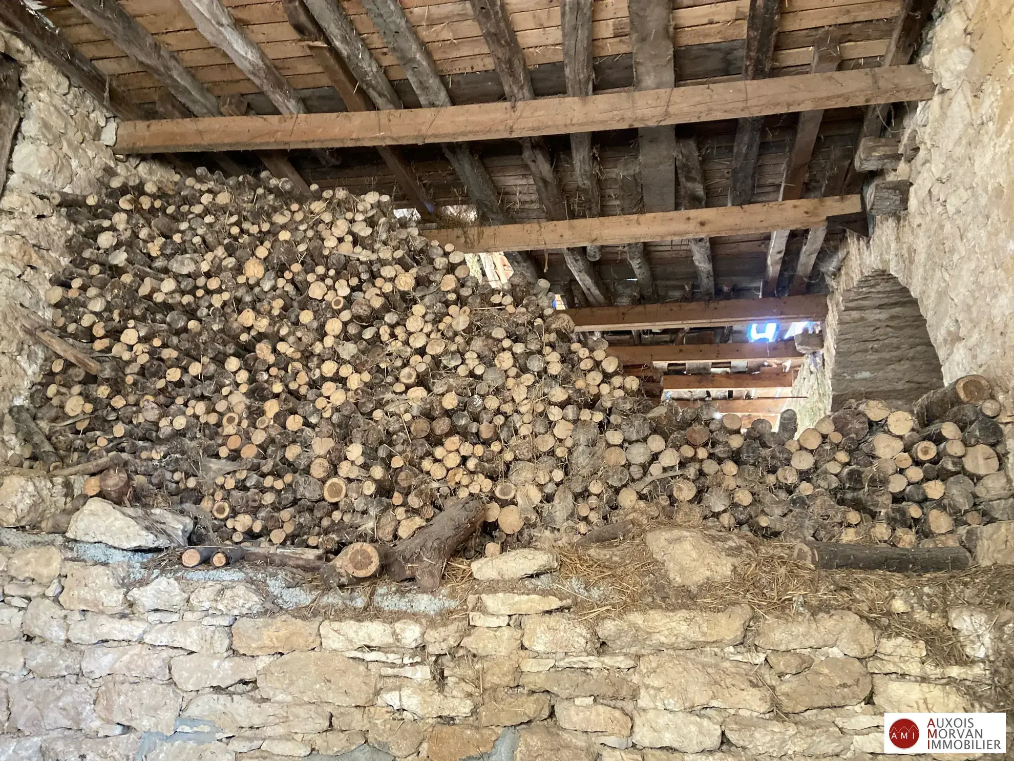 Maison ancienne à vendre à Montbard avec dépendances et grand terrain 