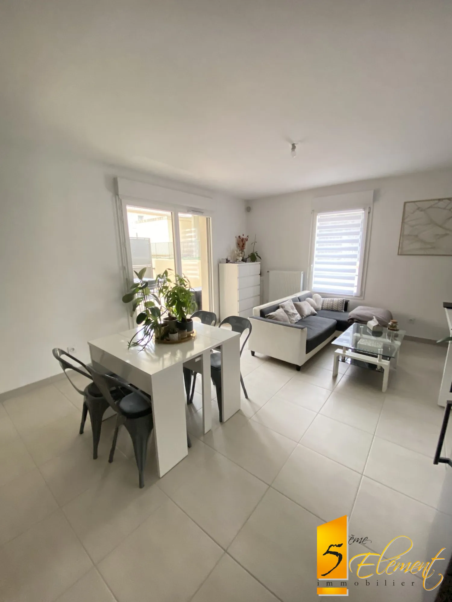 Appartement T2 avec terrasse à Gleizé - 48 m², parking privé, calme et lumineux 