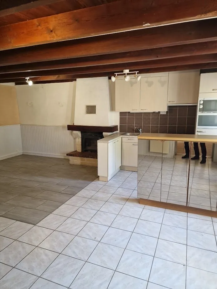 Maison en pierre à rafraîchir à Missillac, proche du centre, sur terrain de 838 m² 