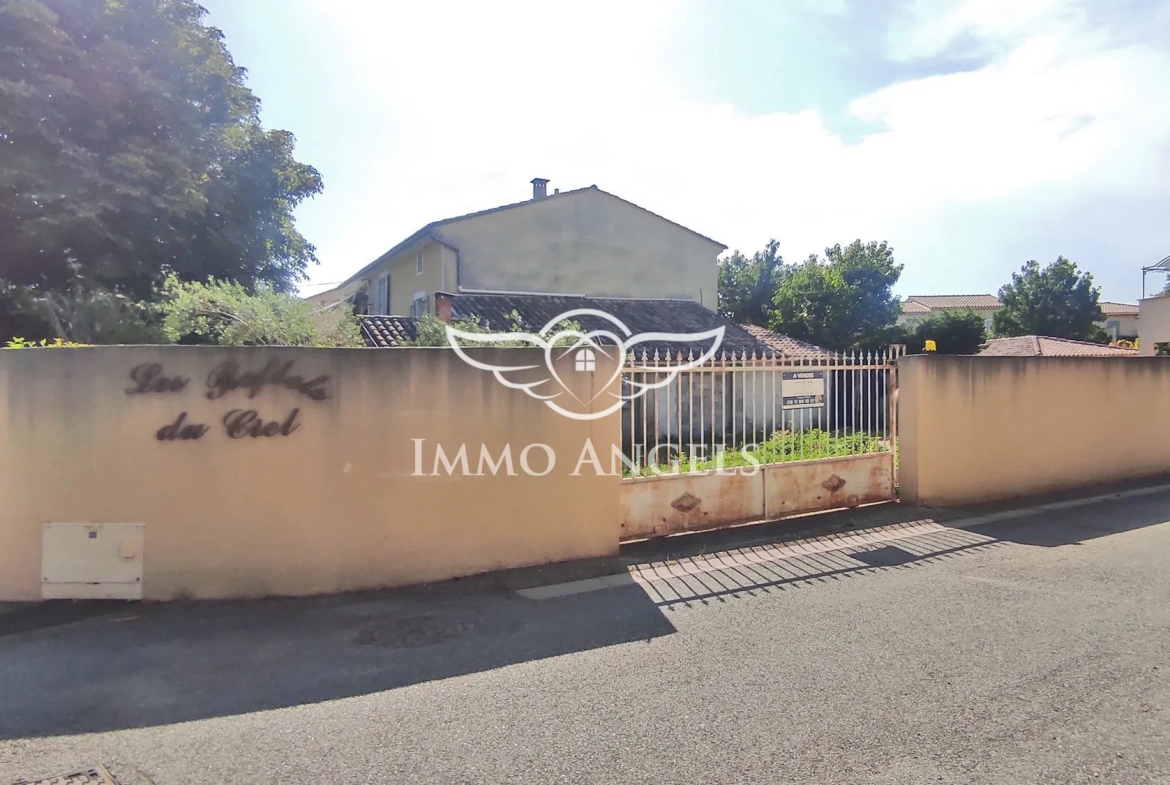 Terrain à vendre à Le Thor de 316 m², idéal pour projet immobilier 