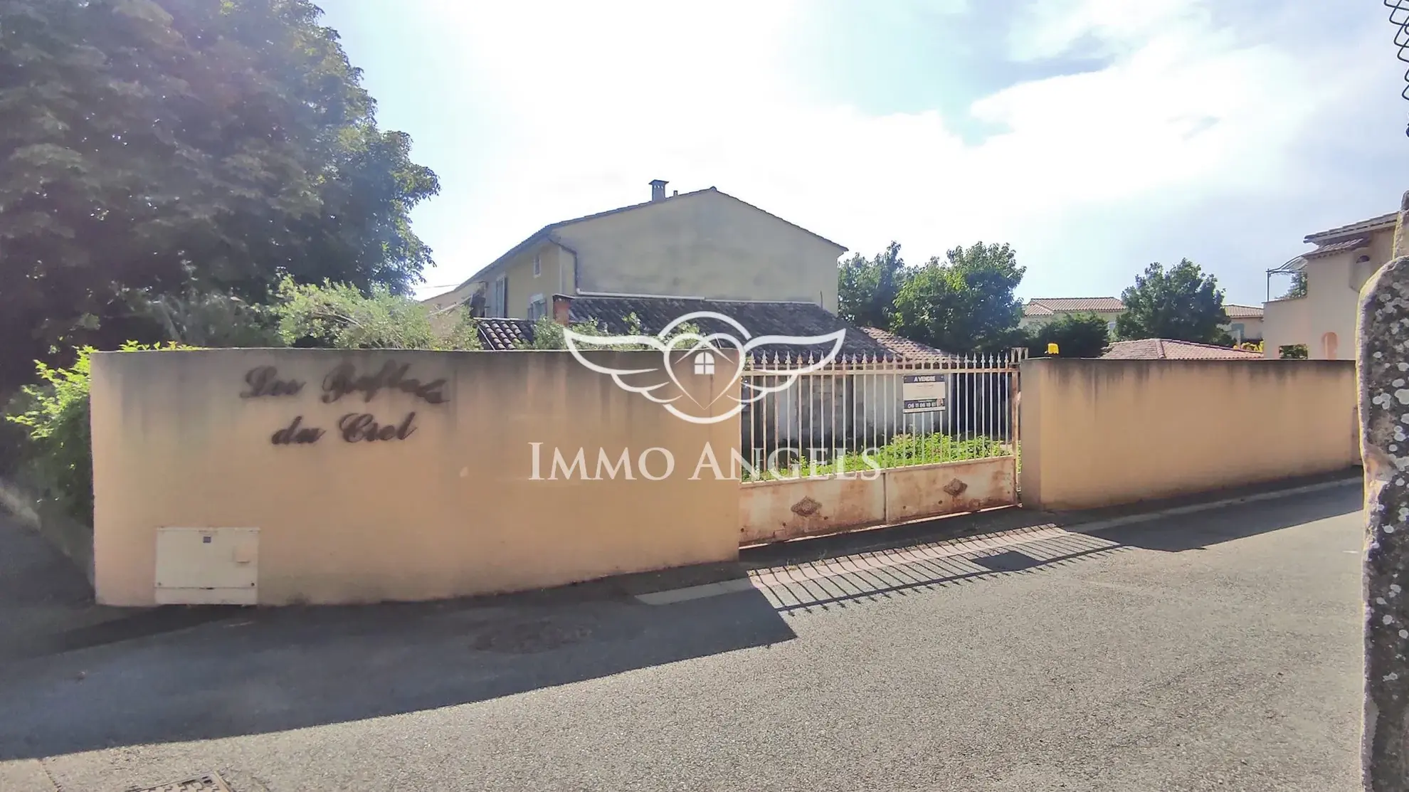 Terrain à vendre à Le Thor de 316 m², idéal pour projet immobilier 
