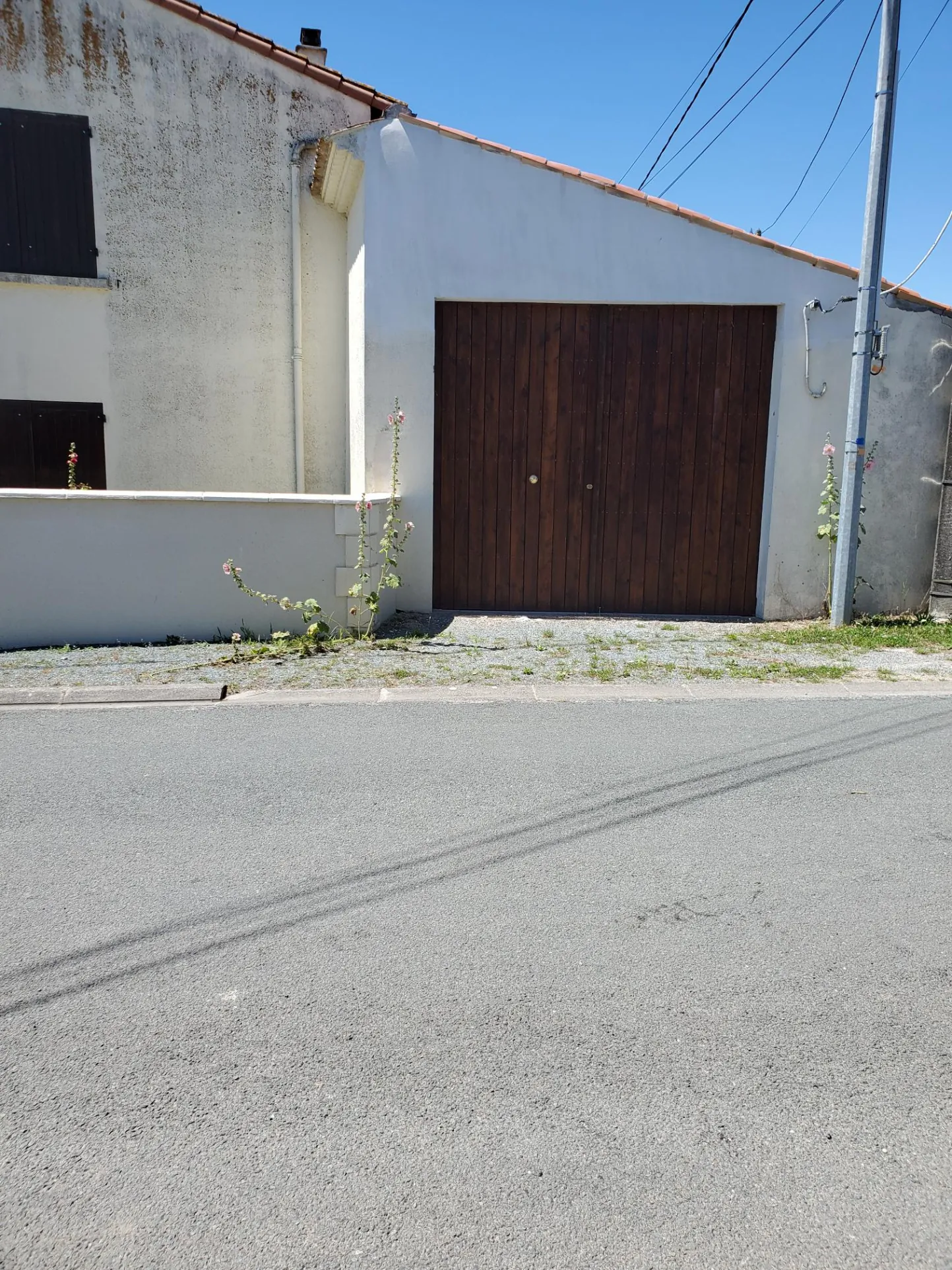 Belle maison charentaise de 197 m² avec dépendances et jardin arboré en Charente-Maritime 