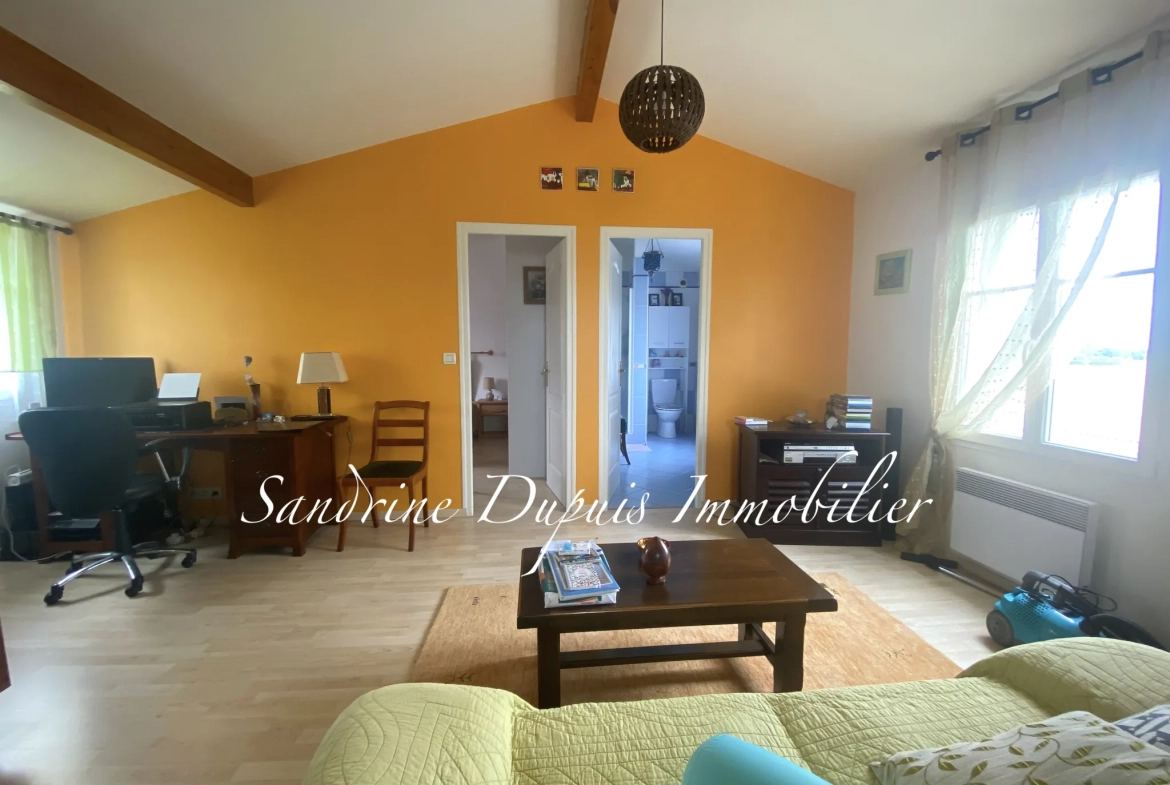 Maison 3 chambres avec piscine et jardin à Chermignac 