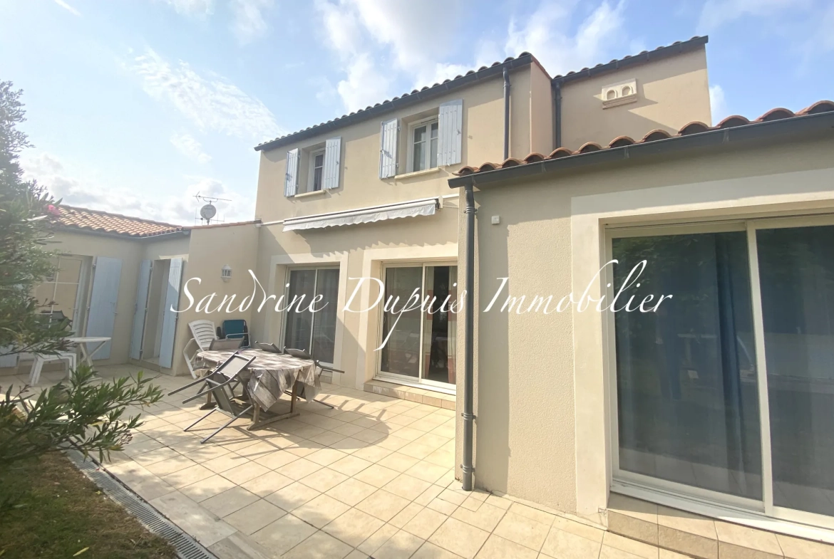 Maison 3 chambres avec piscine et jardin à Chermignac 