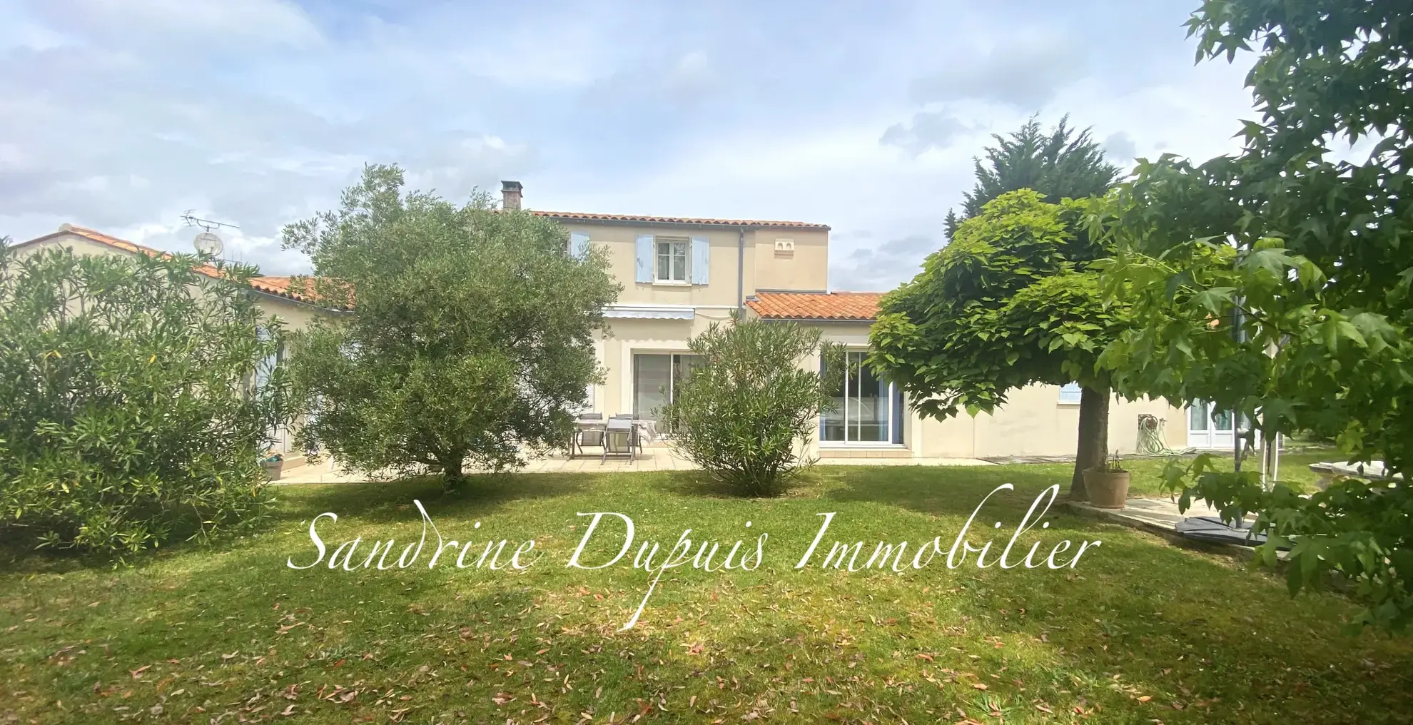 Maison 3 chambres avec piscine et jardin à Chermignac 