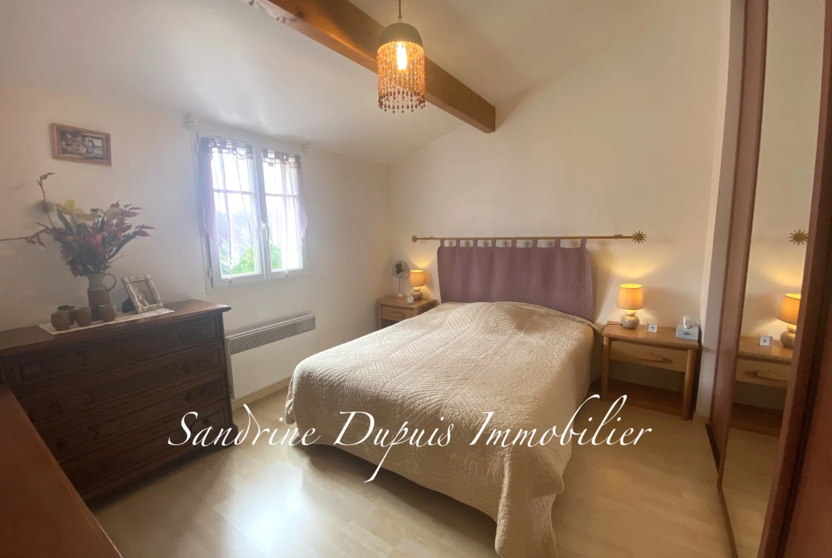 Maison 3 chambres avec piscine et jardin à Chermignac 