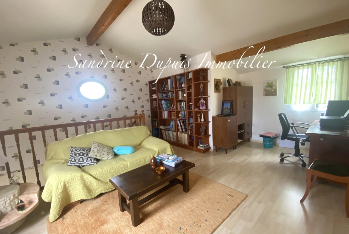 Maison 3 chambres avec piscine et jardin à Chermignac 