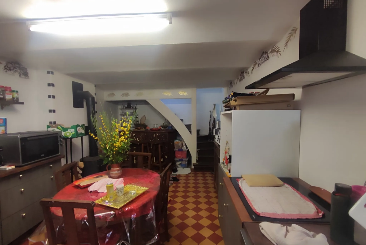 Maison à rénover de 75 m² avec dépendances et terrain à Cossaye, Nièvre 