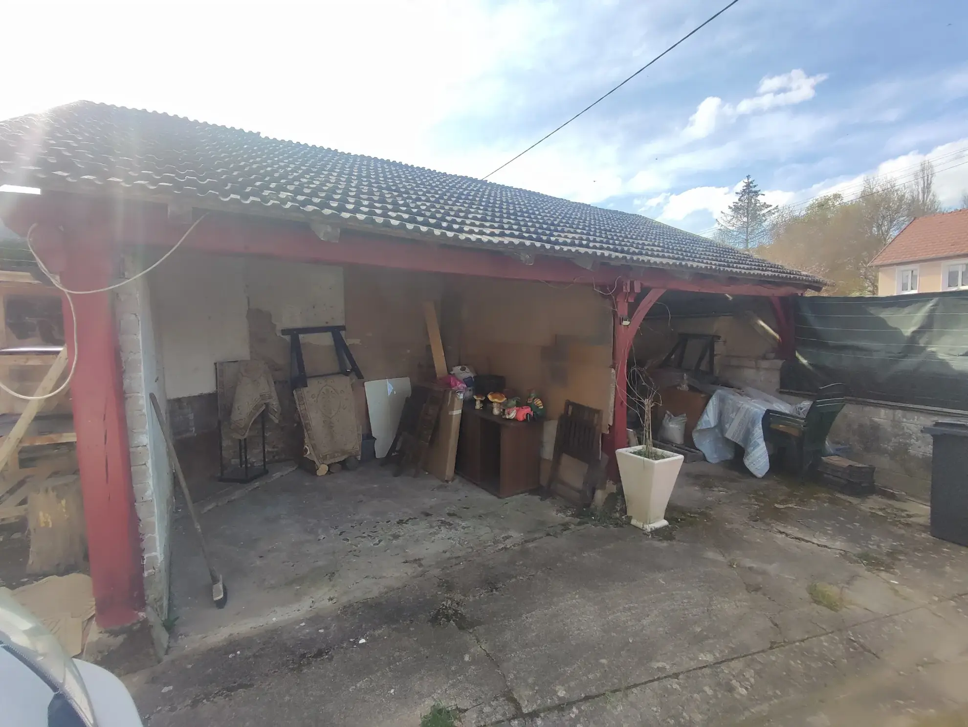 Maison à rénover de 75 m² avec dépendances et terrain à Cossaye, Nièvre 