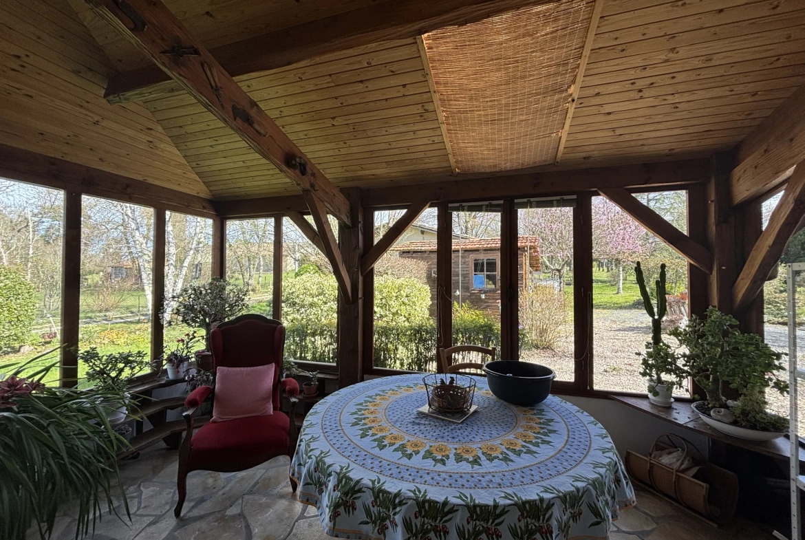 Charmante maison en pierre de 120 m² avec grand terrain à Saint-Denis-de-Pile 
