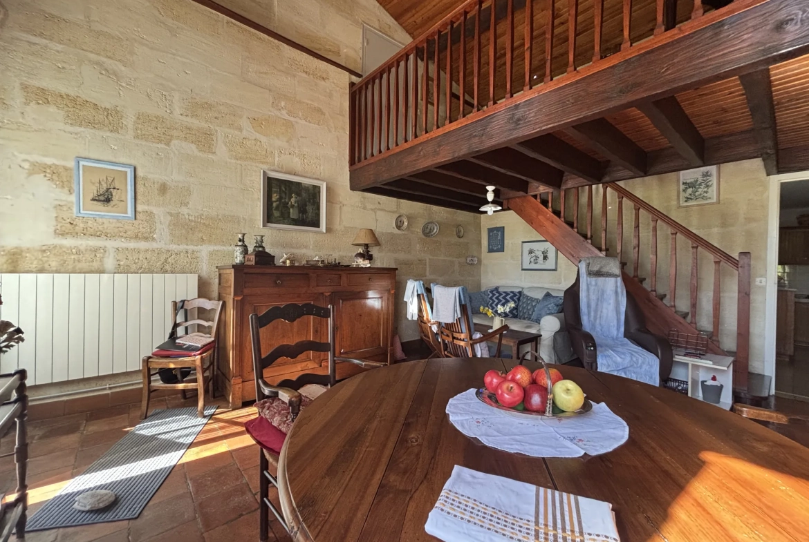 Charmante maison en pierre de 120 m² avec grand terrain à Saint-Denis-de-Pile 
