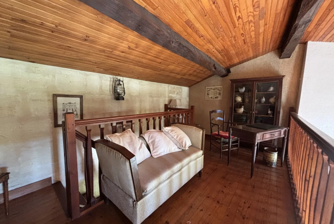 Charmante maison en pierre de 120 m² avec grand terrain à Saint-Denis-de-Pile 