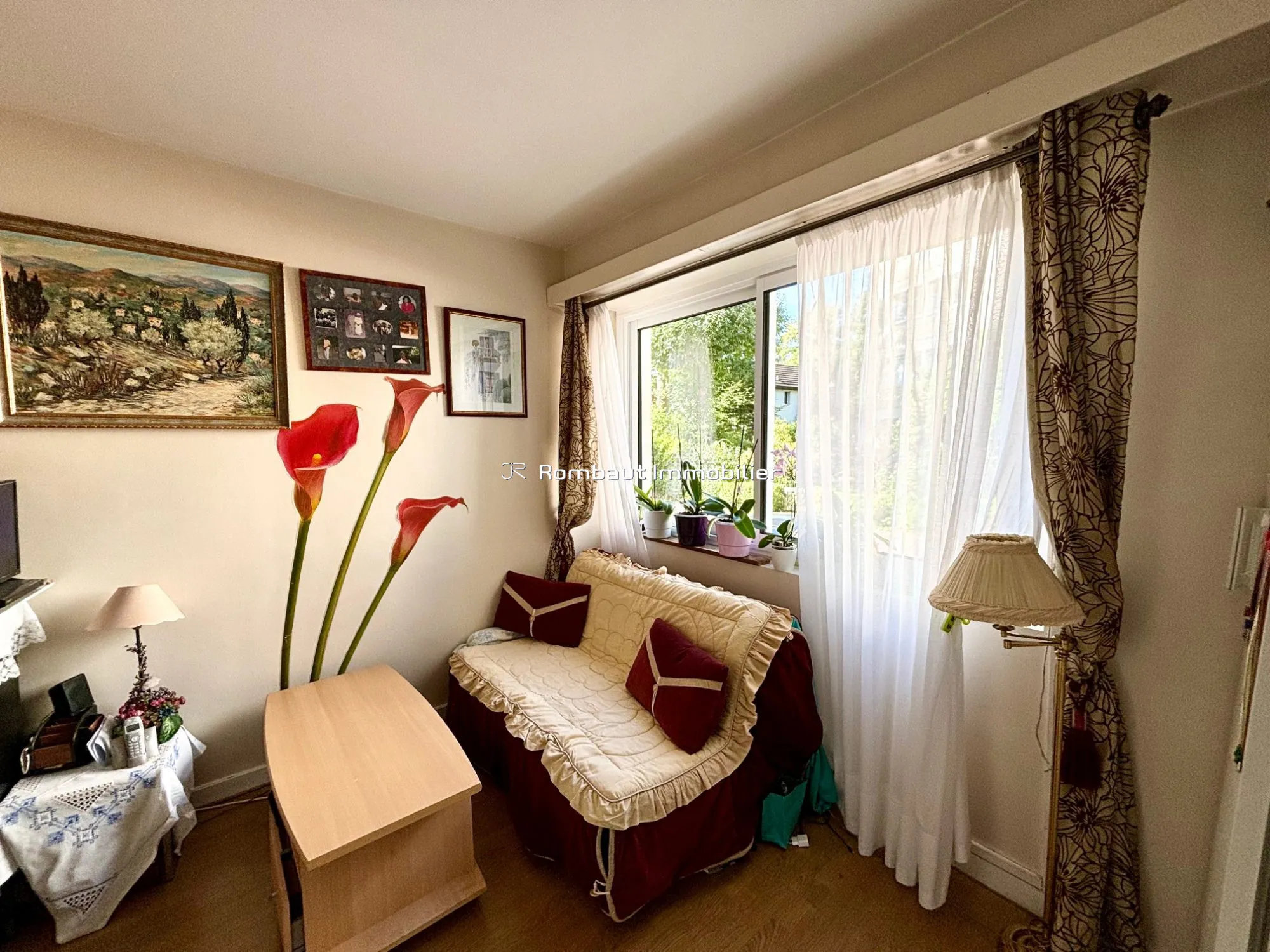Studio lumineux à vendre dans résidence calme à La Celle-Saint-Cloud 