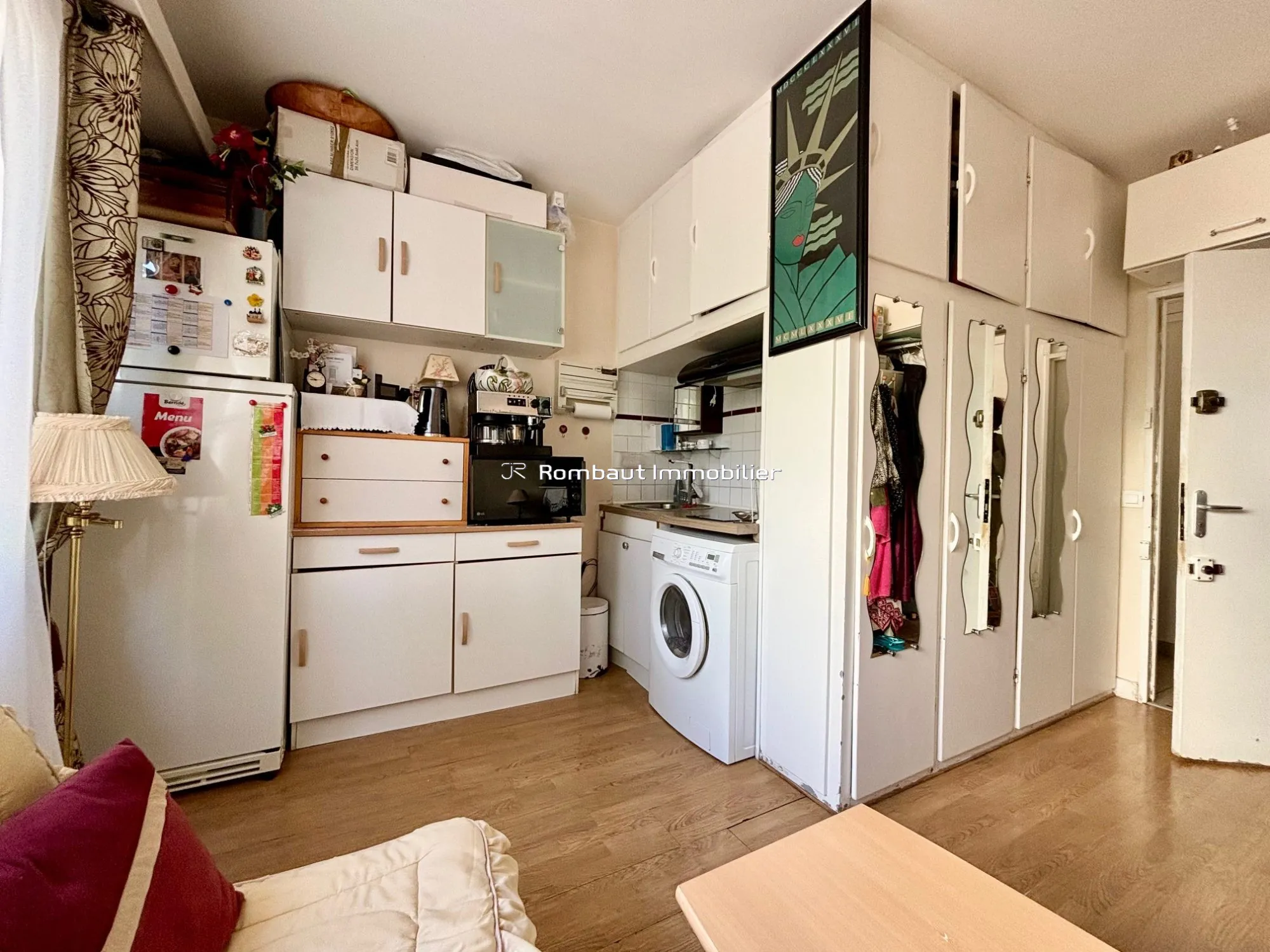 Studio lumineux à vendre dans résidence calme à La Celle-Saint-Cloud 