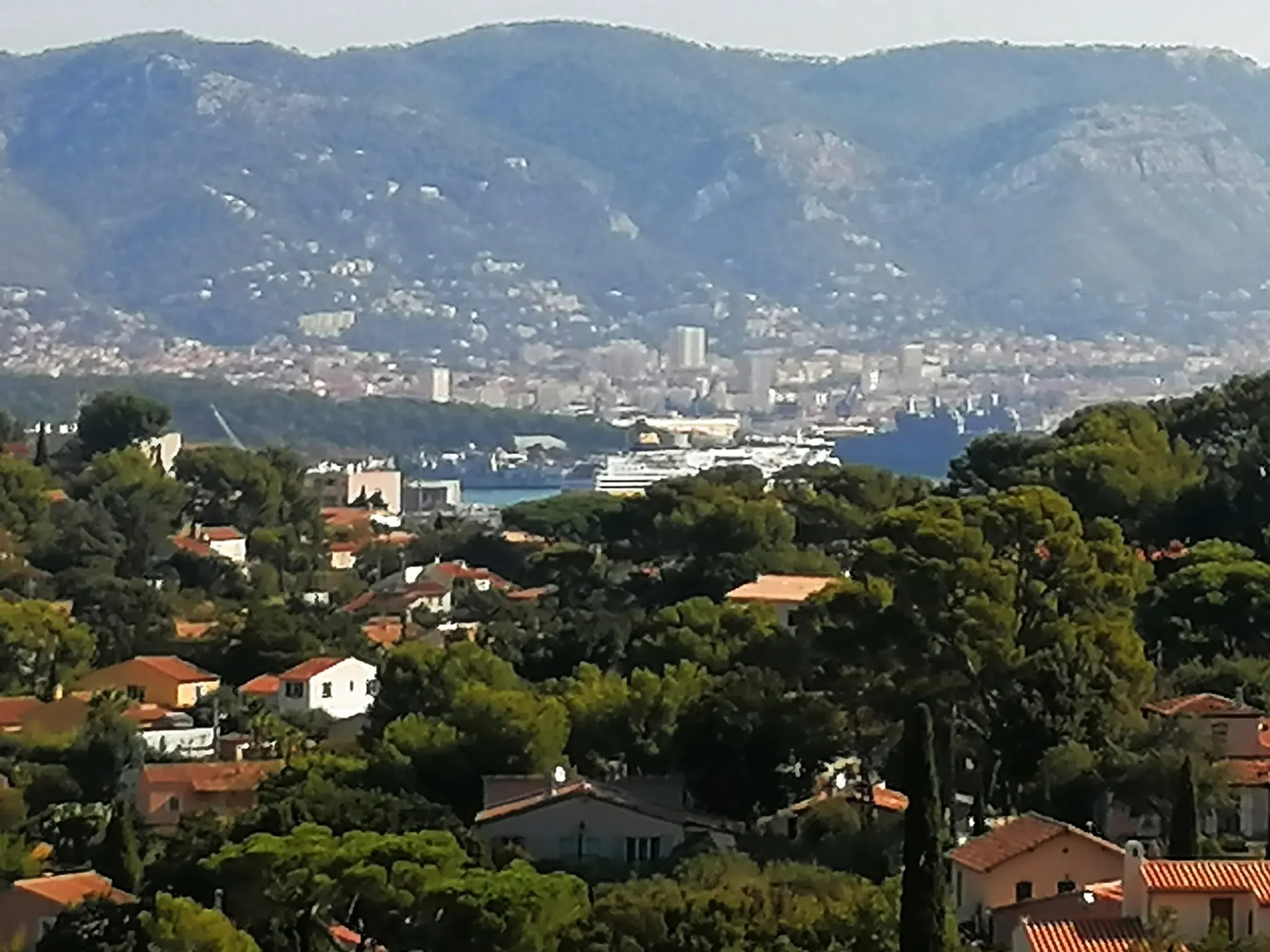 Appartement T3 avec terrasse et vue mer à Bremond, La Seyne-sur-Mer 