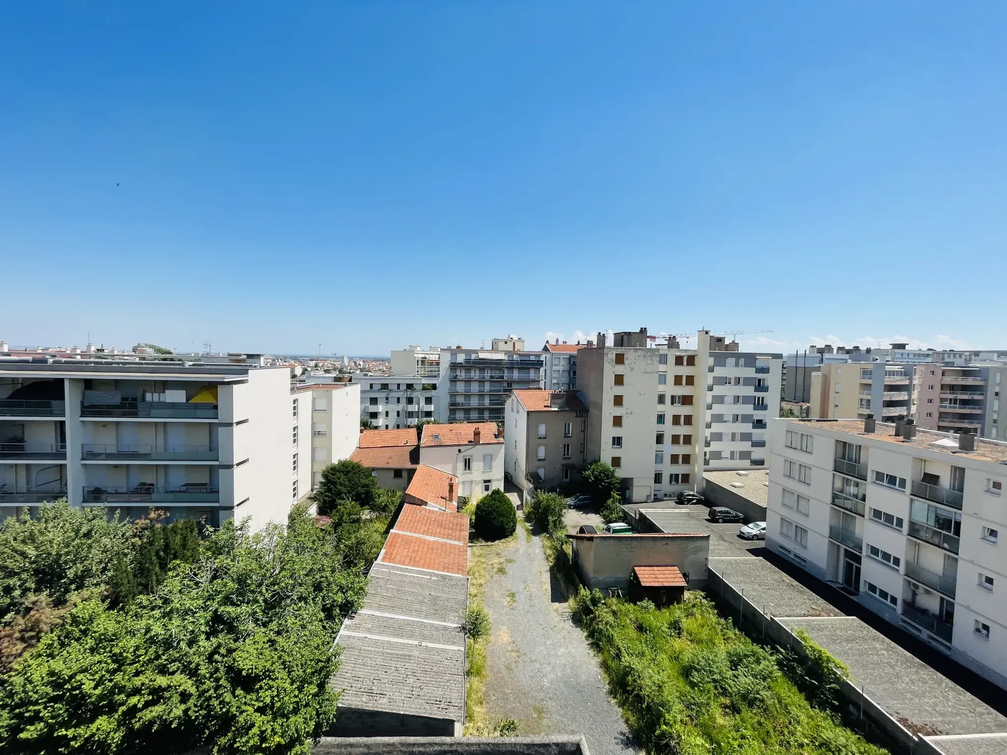 Appartement T3 de 57 m² avec balcon, garage et cave à Clermont-Ferrand 