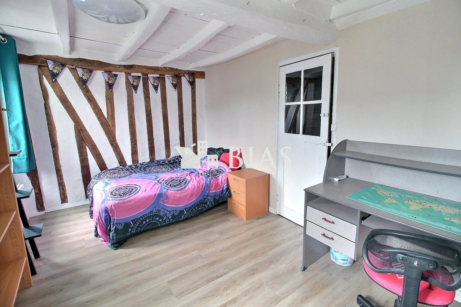 Maison à vendre à Bourg-Achard avec dépendance et terrain de 680 m² 